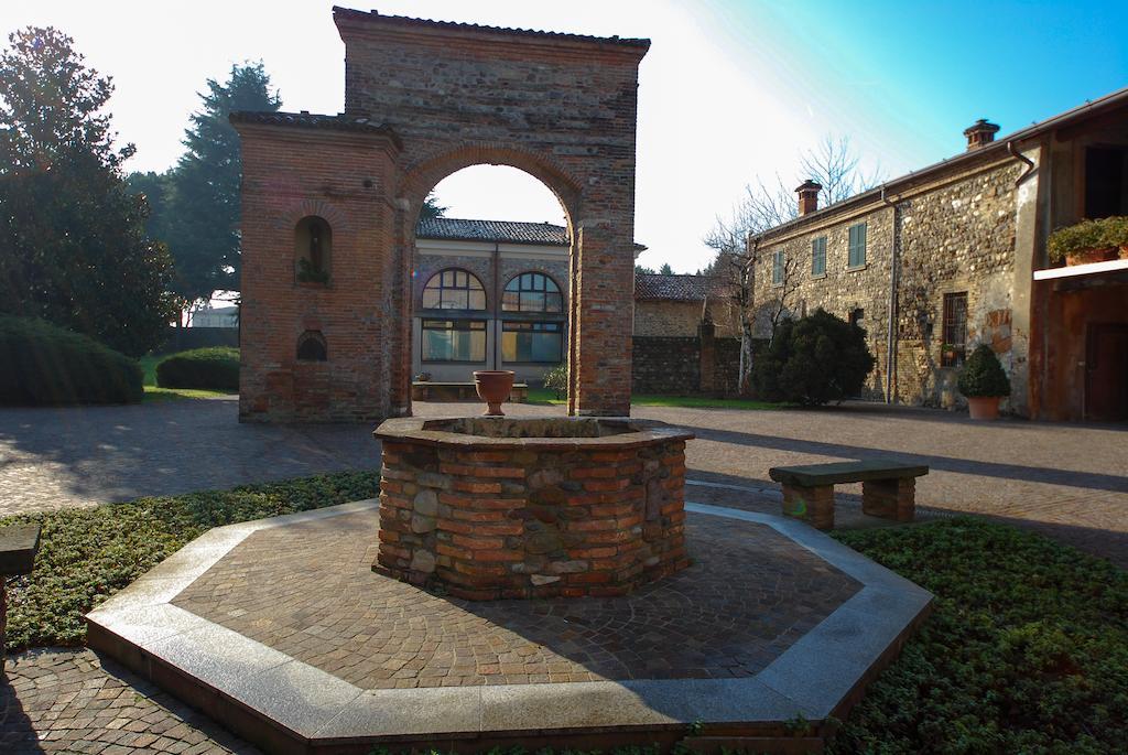 Villa Santa Maria Dell'Arco - Centro Oreb Cazzago San Martino Экстерьер фото