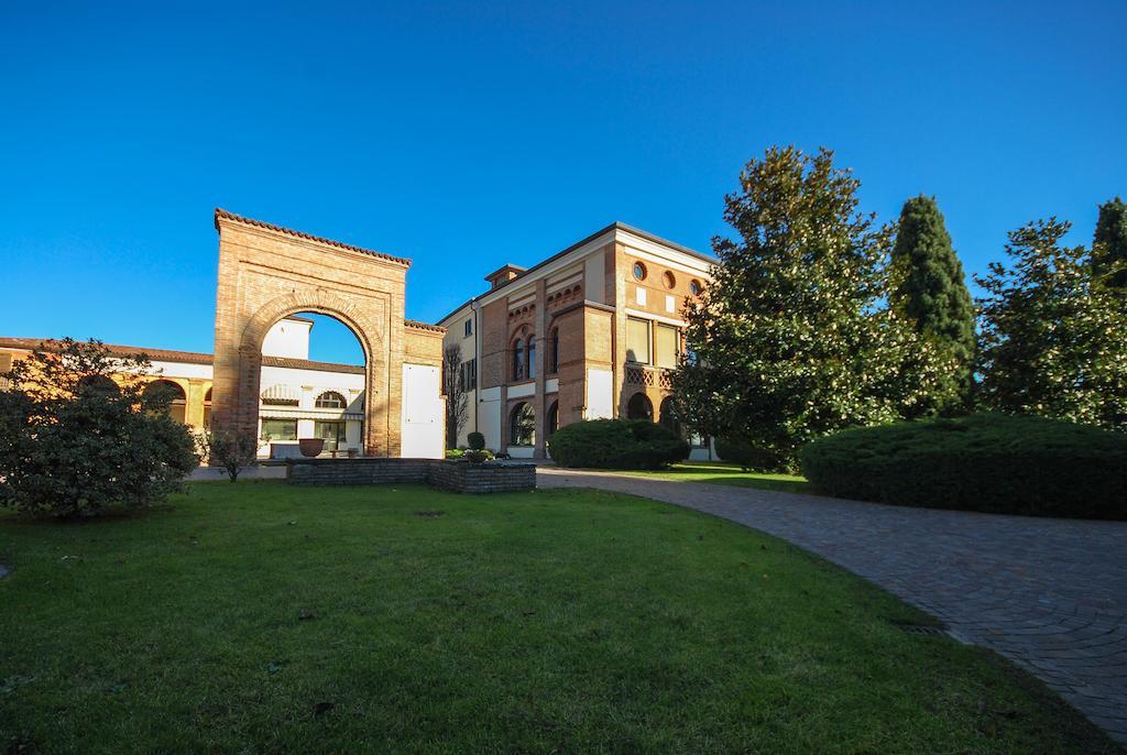 Villa Santa Maria Dell'Arco - Centro Oreb Cazzago San Martino Экстерьер фото