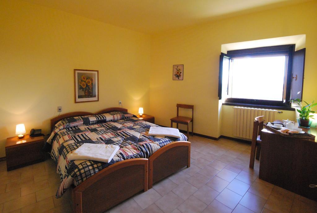 Villa Santa Maria Dell'Arco - Centro Oreb Cazzago San Martino Номер фото